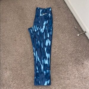 Nike Cropped workout leggings